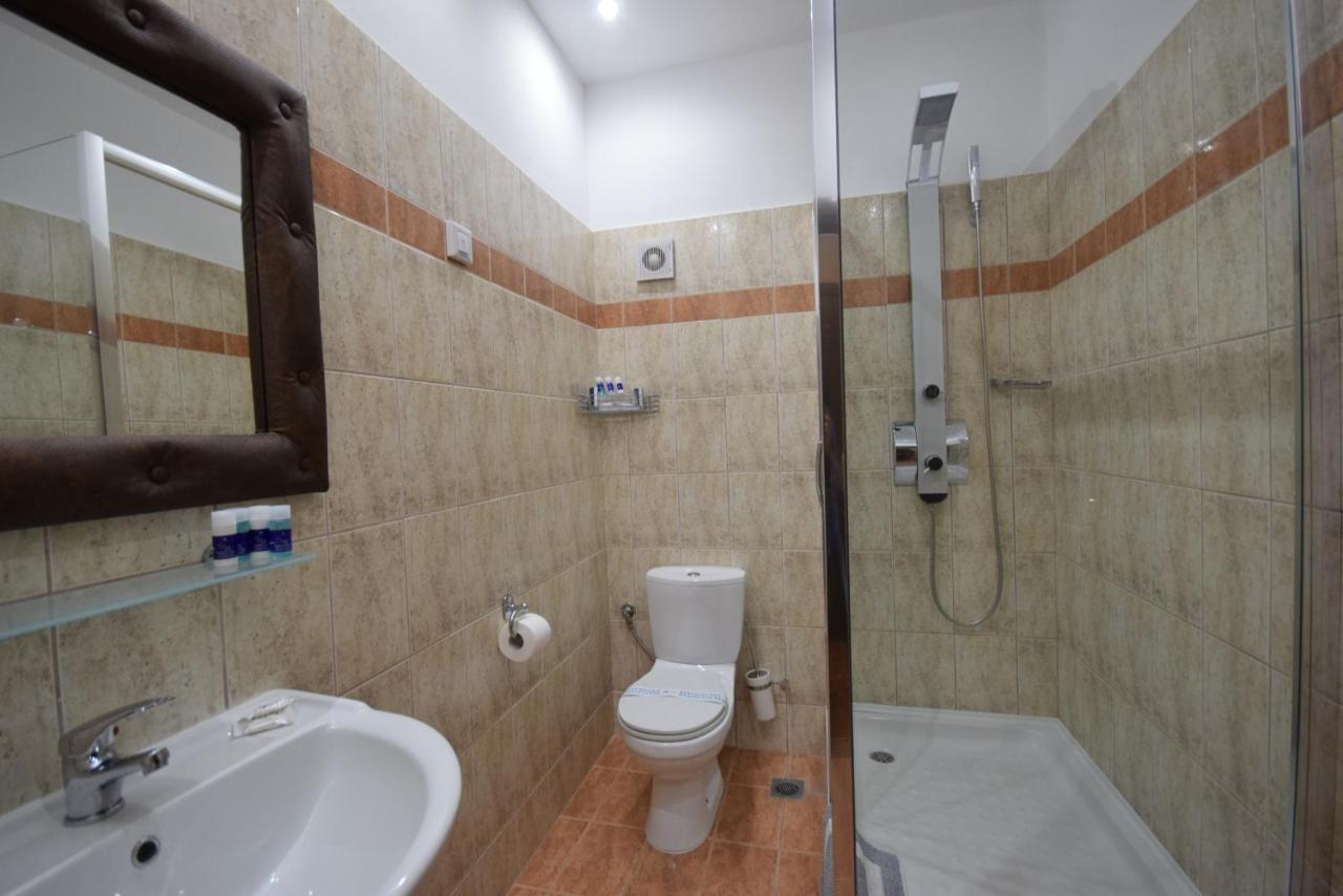 Hotel Dias Olympiakí Aktí Ngoại thất bức ảnh
